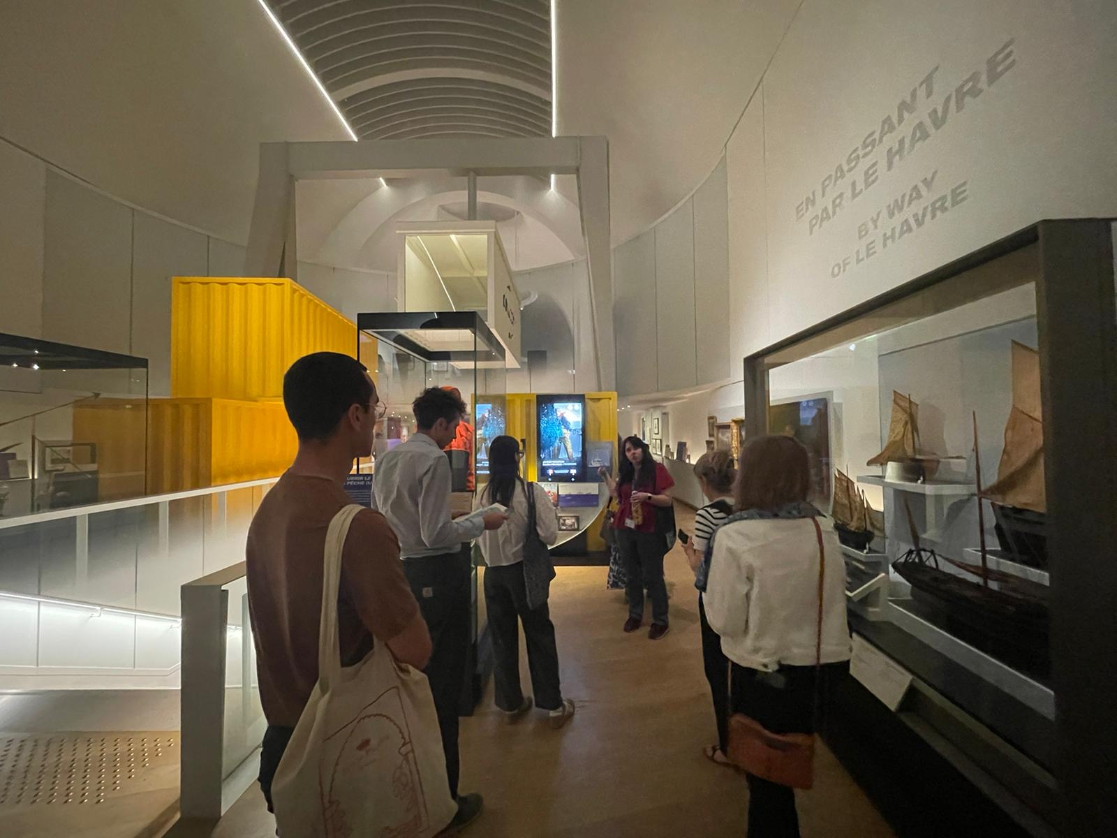 photographie de la visite du MMT au musée de la Marine
