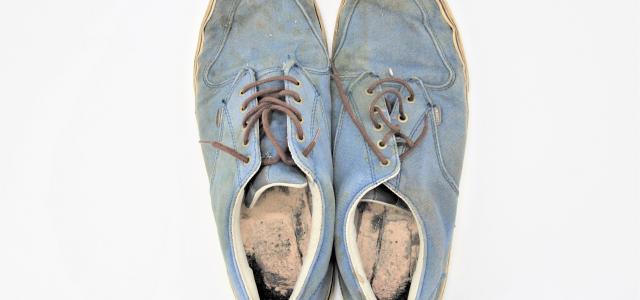 Paire de basket d'un rescapé du Bataclan