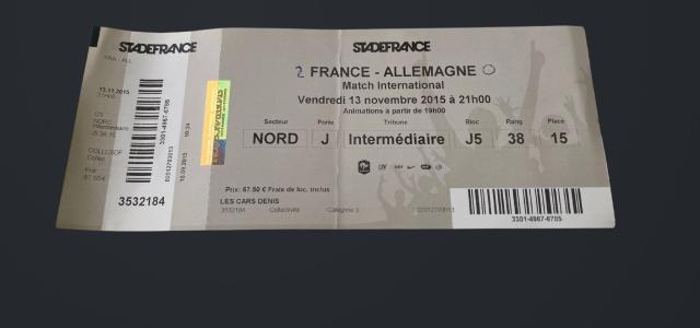 Photo d'un billet d'entrée au Stade-de-France pour le match de football France-Allemagne du 13 novembre 2015
