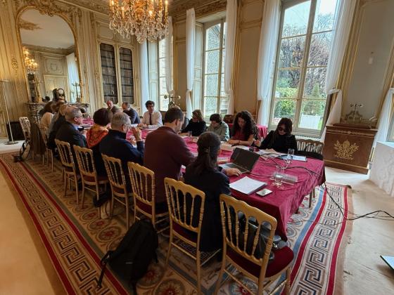 Réunion entre les directeurs de musée étrangers et les associations de victimes au ministère de la Justice