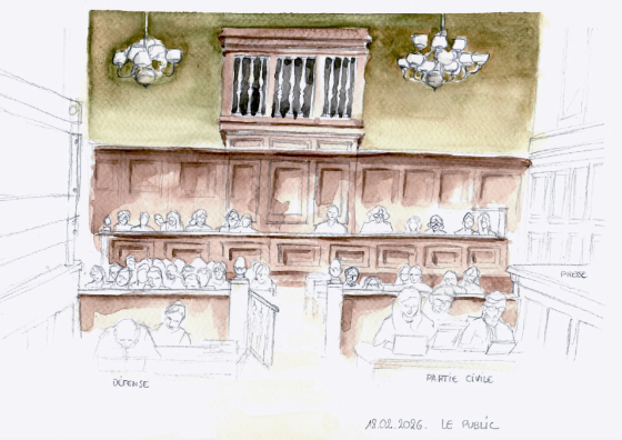 Aquarelle de la salle de la Cour d'assise spéciale représentant les bancs des parties civiles et de la défense au premier plan et le public au second plan
