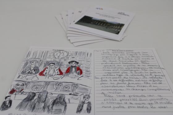Dessin et prise de note d'une élève strasbourgeoise lors du procès en appel de l'attentat du marché de Noël de Strasbourg
