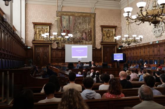 Vue du public de la conférence d'Henry Rousso "Le MMT, un nouveau lieu patrimonial" lors des JEP 2026 à la Cour d'appel de Paris