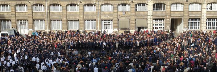 Minute de silence suite à l'attentat de la préfecture de police de Paris survenu le 3 octobre 2019
