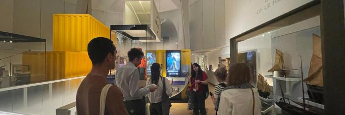 photographie de la visite guidée du MMT au musée de la marine