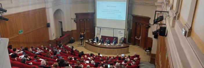 Vue de haut du public du séminaire 2025 du MMT au collègue des Bernardins