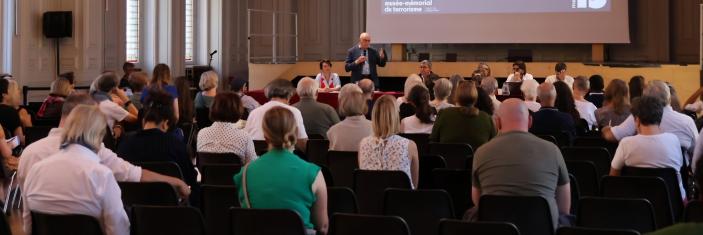 Photo du public lors de la réunion publique organisée à la Mairie du 13ème arrondissement de Paris