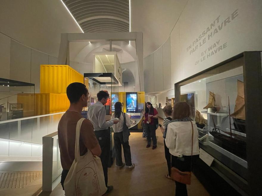 photographie de la visite guidée du MMT au musée de la marine